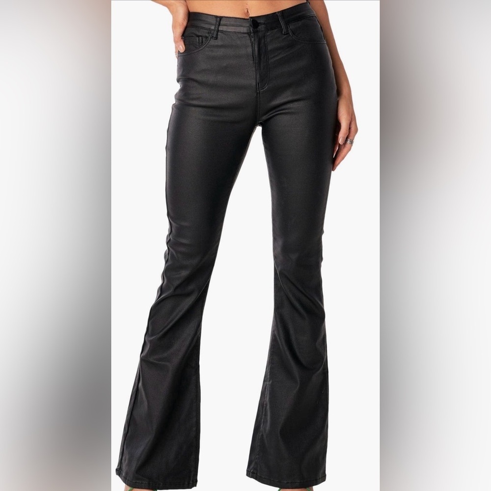 EDIKTED Luna Flare Pants